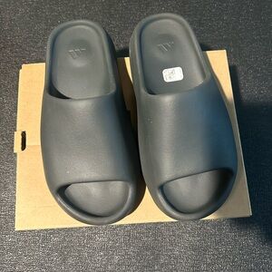 YZY Slides